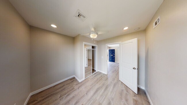 Building Photo - Newly Renovated! 4BD/2BA