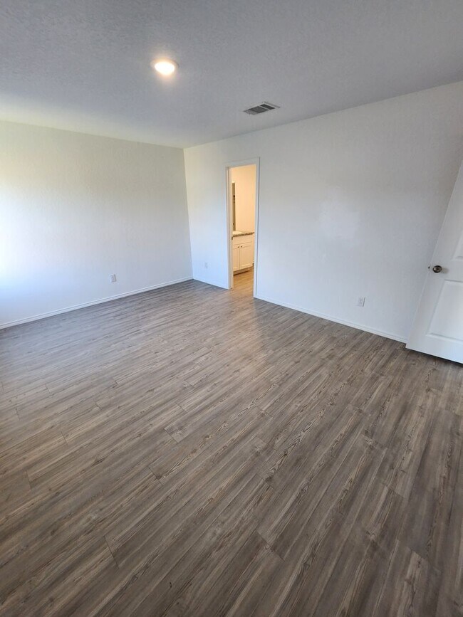 Building Photo - PALOMA Subdvison/ Converse Area