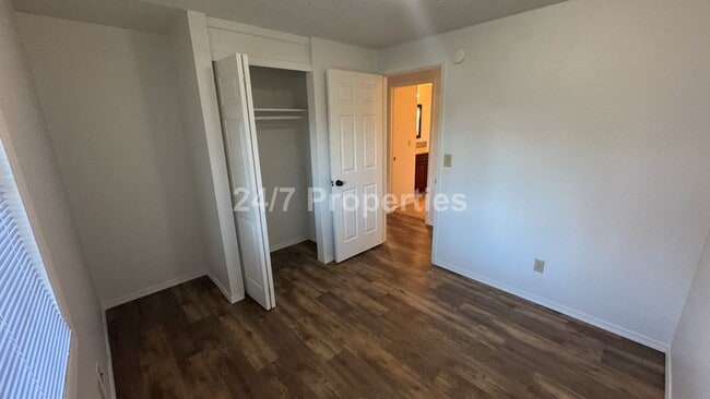 Building Photo - Adorable Ranch Style Home - Milwaukie