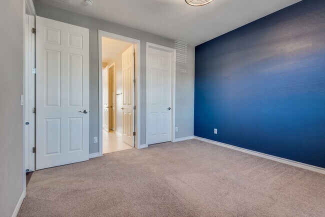 Building Photo - Stunning Summerlin Rental on Private Cul-d...