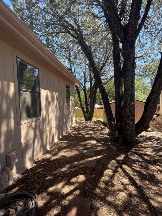Building Photo - 1500 Granite Shadows Dr