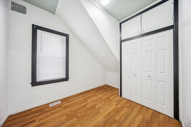Building Photo - 3134 W 39th Pl