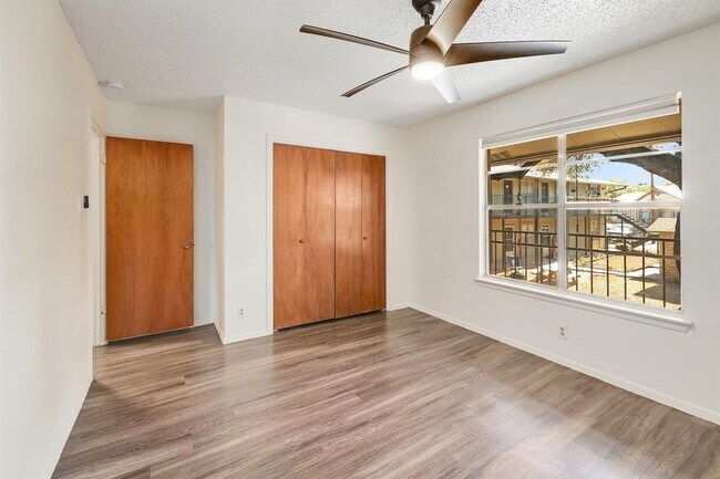 Building Photo - 509 Cedar Dr