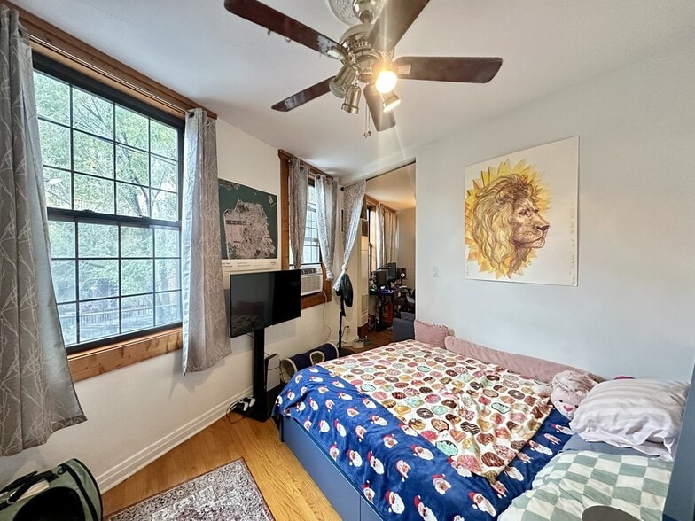 Building Photo - 1222 W Grace St