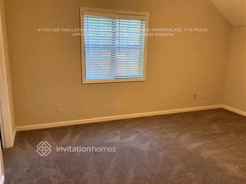 Building Photo - 1602 Kings Ridge Dr NW