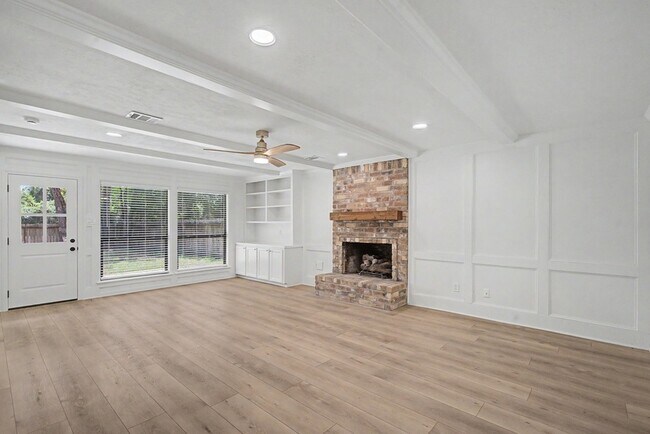 Building Photo - 34 Brushwood Ct