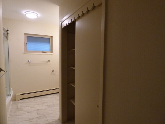 Building Photo - Beautiful Home in Longmont Estates