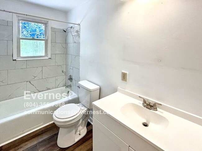 Building Photo - 1804 Trenton St