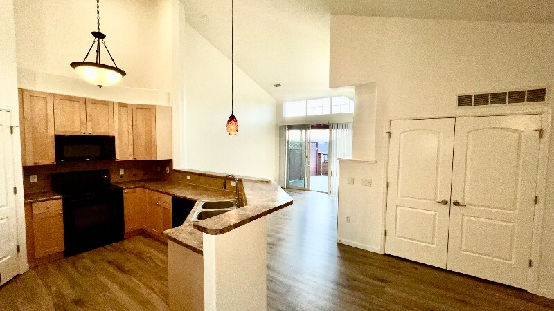 Building Photo - 8649 Gold Peak Dr