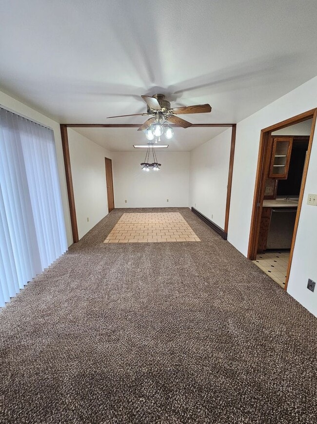 Building Photo - 205 Daley Dr