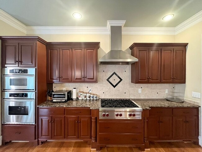 Building Photo - Incredible 4BD, 6.5BA Raleigh Home Near Fa...
