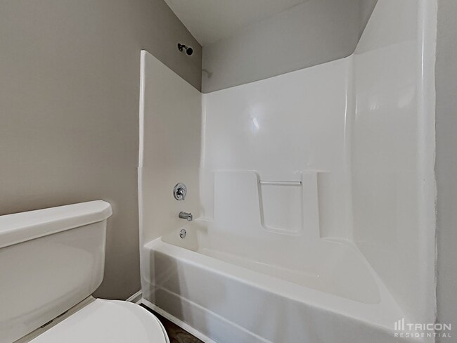 Building Photo - 701 Nonsuch Ct