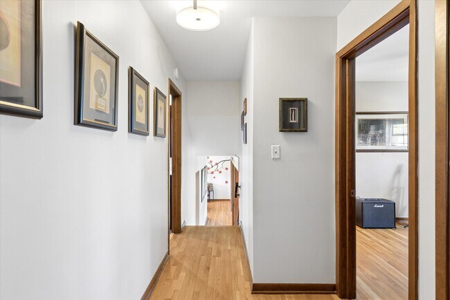 Building Photo - 4 E Noyes St