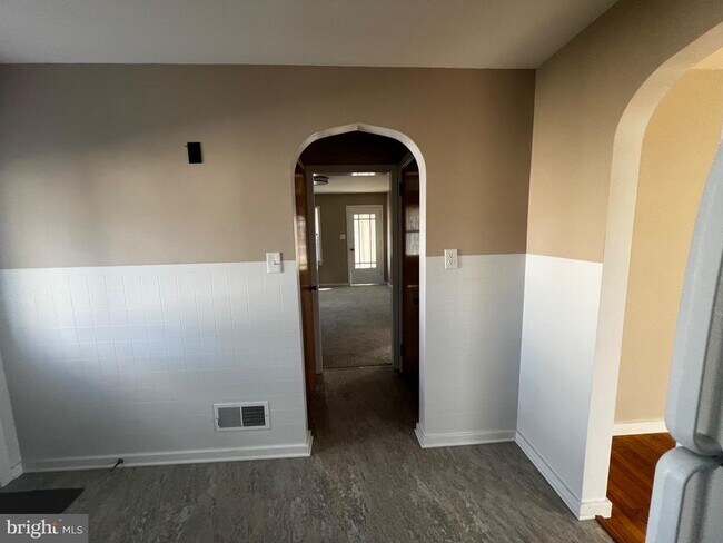 Building Photo - 770 S Lincoln St