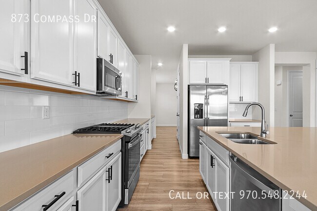 Building Photo - 873 Compass Dr