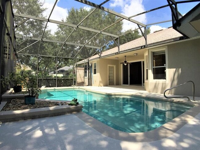 Building Photo - 909 Arbormoor Pl