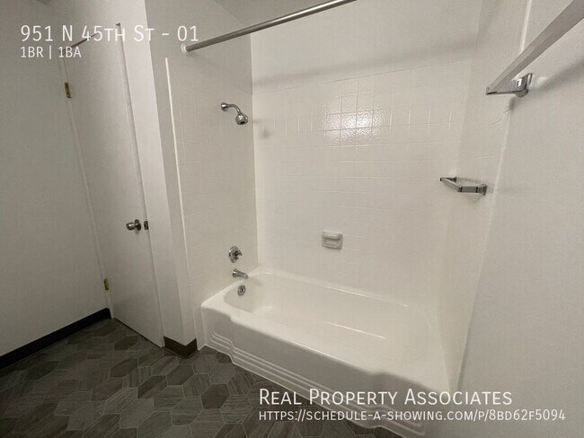 Building Photo - 951 N 45th St