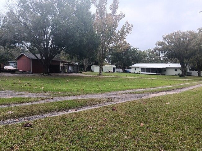 Building Photo - 902 Charlie Griffin Rd