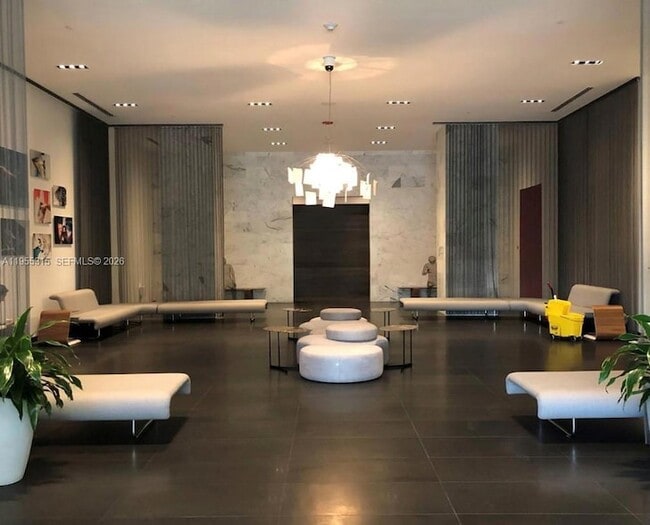 Building Photo - 1600 NE 1st Ave