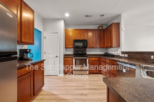 Building Photo - 7430 Northgate Dr