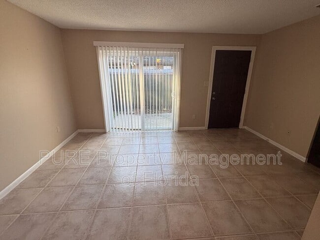 Building Photo - 2040 SE 40th Street Rd