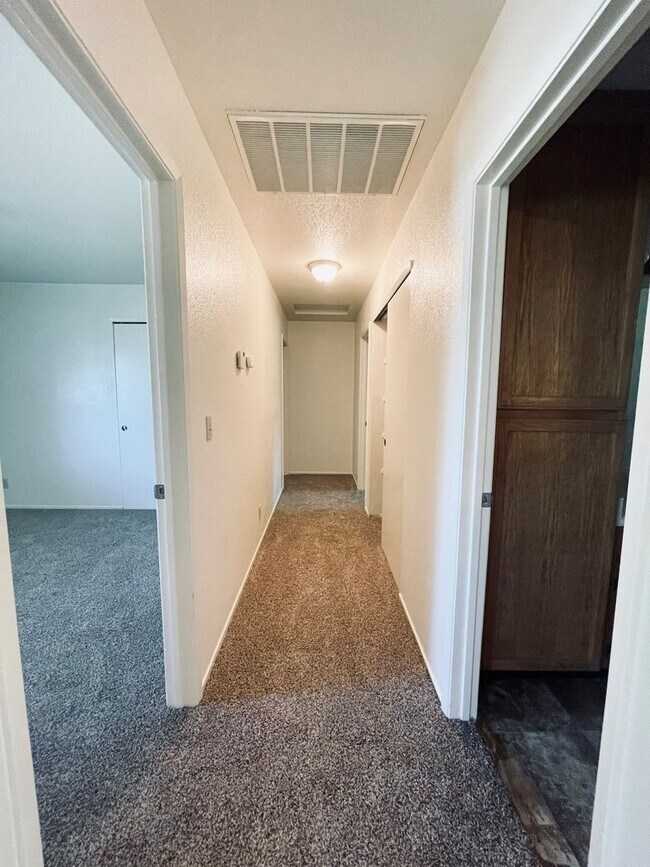 Building Photo - Remodeled Home in Starview Subdivision