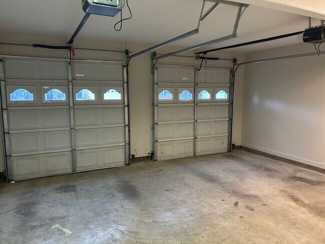 Building Photo - 3069 Roseleigh Dr