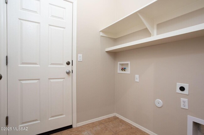 Building Photo - 12073 W Hailey Ln