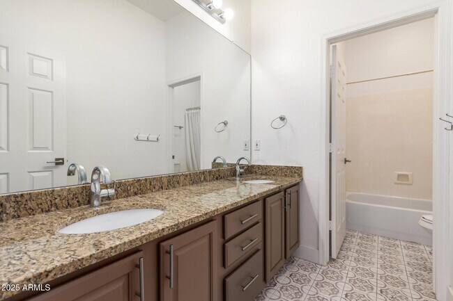 Building Photo - 7701 E Buteo Dr