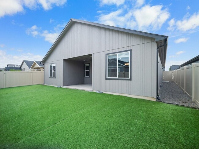 Building Photo - Modern 3BR/2BA Ranch – Living in Spokane