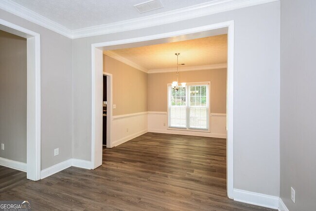 Building Photo - 2105 Caneridge Dr