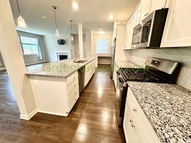 Building Photo - Amazing 2,306-square-foot house in Wood Village