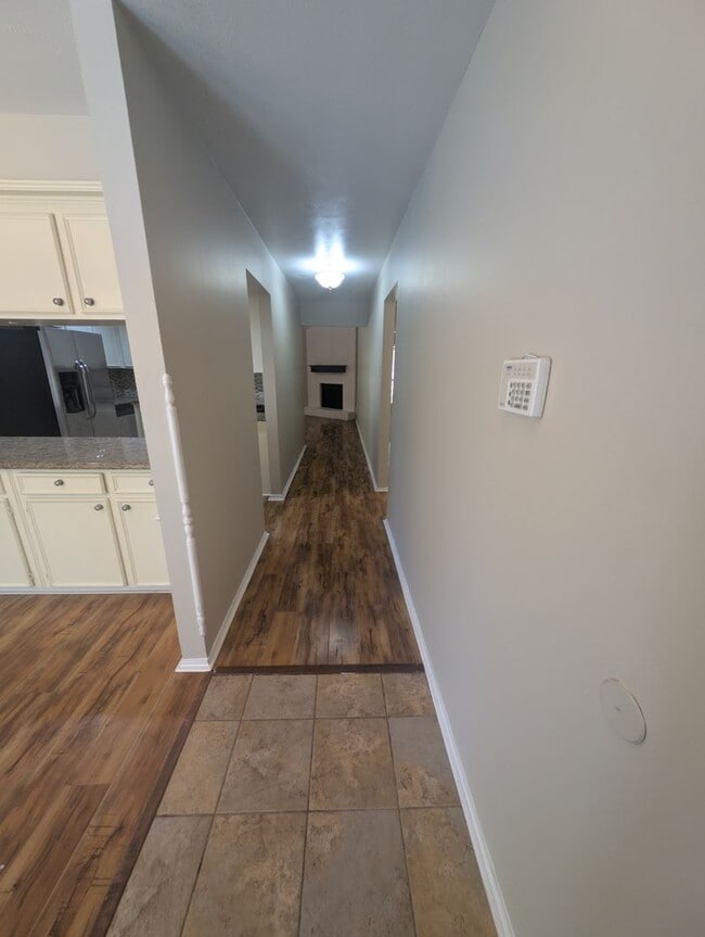 Building Photo - 3BR SFR w/ Garage & In-Unit Laundry in The Woodlands