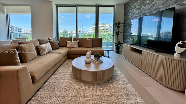 Building Photo - 9201 E Bay Harbor Dr