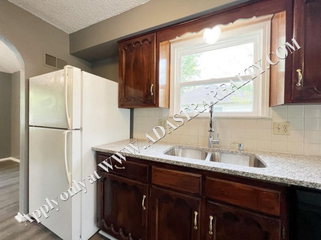 Building Photo - Cozy 4 Bedroom 3 Bath in Olathe-Coming SOON!!