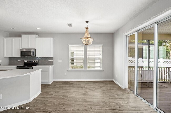 Building Photo - 92 Fernbrook Dr