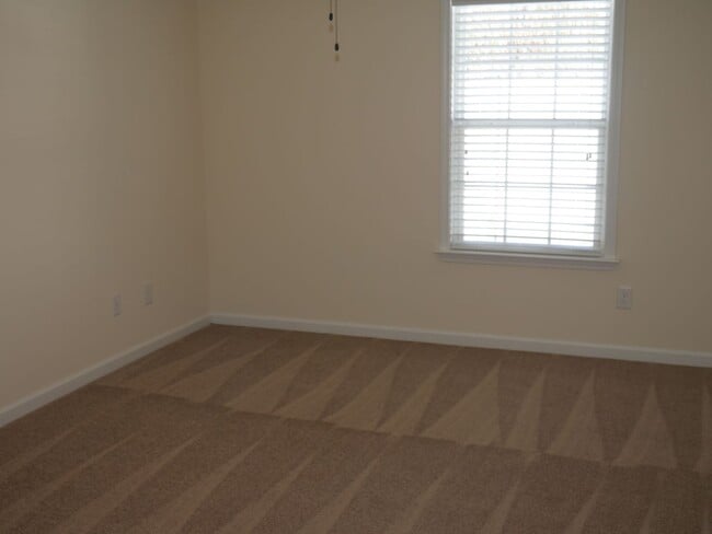 Building Photo - 3225 Hyde Pl Cir