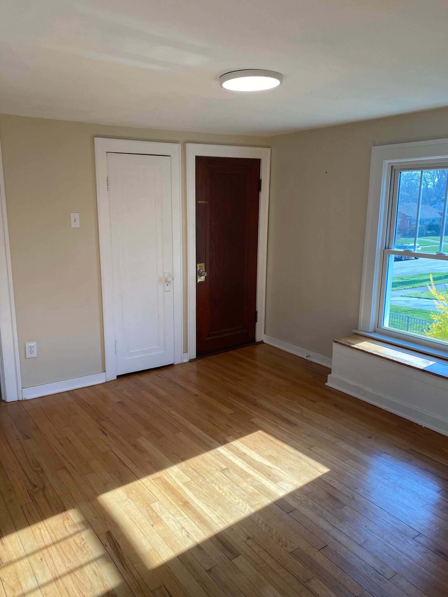 Building Photo - 1123 Midland Blvd