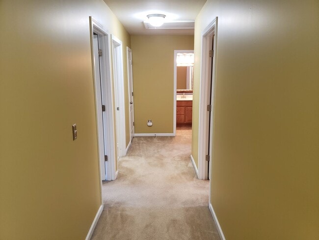 Building Photo - Beautiful home in Ballantyne