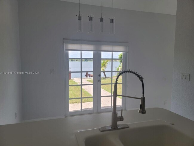 Building Photo - 14765 SW 132nd Pl