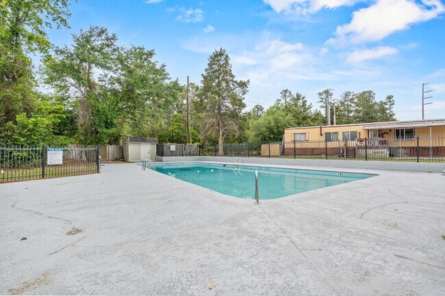 Building Photo - 600 Ermine Rd