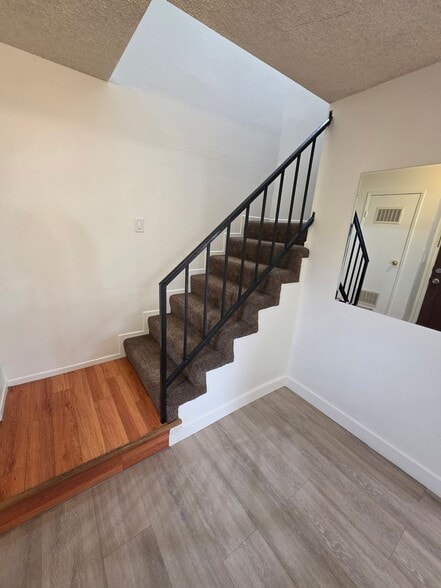 Building Photo - 1144-15-8 Rosedale Ave