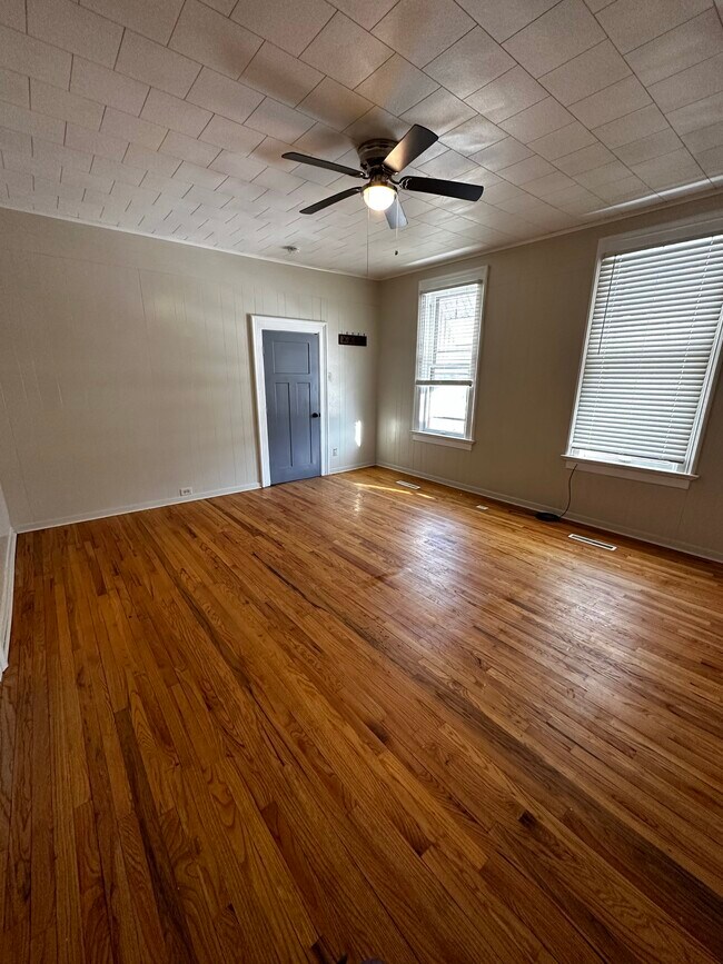 Building Photo - 2403 W. Stafford Apartments, LLC