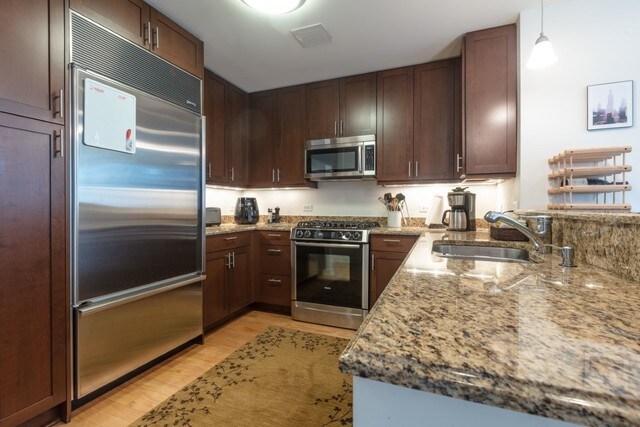 Building Photo - 60 E Monroe St