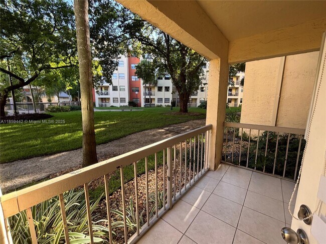 Building Photo - 8180 Geneva Ct