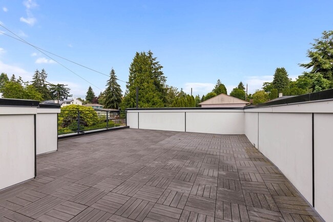 Building Photo - Modern Standalone Townhome with Private Rooftop Deck