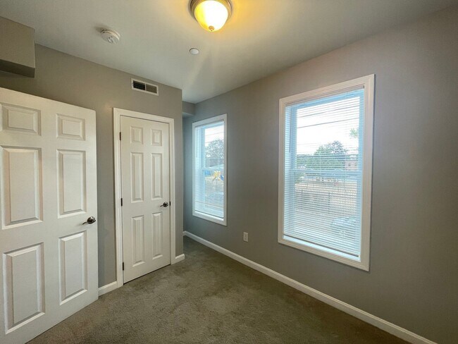 Building Photo - 374 Amory St