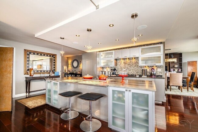 Building Photo - 2800 N Lake Shore Dr