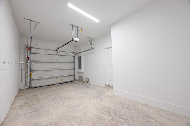 Building Photo - 7040 Channing Ave