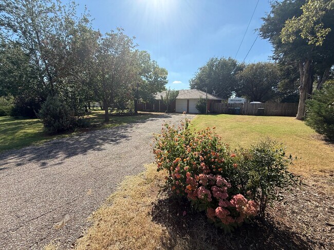 Primary Photo - 4301 Jordan Ave